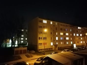 Zdjęcie wykonane w trybie auto i w trybie nocnym