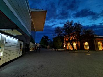 Zdjęcia w trybie auto i trybie nocnym