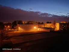 Szeroki kąt, standard i zoom w słabszym świetle