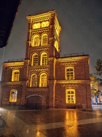 Porównanie zdjęć w trybie auto i trybie nocnym