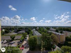 Obiektywy: szeroki kąt, główny, tele
