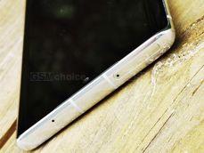 LG Velvet z różnych stron