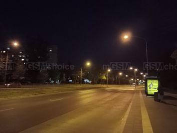 Porównanie zdjęć z aparatu głównego i ultraszerokokątnego