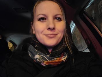 Przykladowe selfiki (ze standardowym i szerokim kątem widzenia)