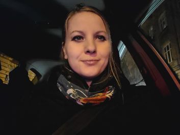 Przykladowe selfiki (ze standardowym i szerokim kątem widzenia)