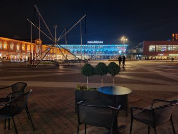 Zdjęcie w trybie auto i trybie nocnym