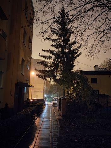 Zdjęcia w trybie automatycznym i trybie nocnym