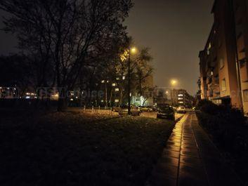 Zdjęcia w trybie automatycznym i trybie nocnym