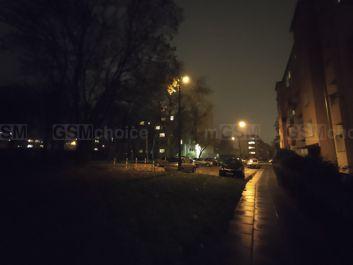 Zdjęcia w trybie automatycznym i trybie nocnym