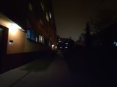 Przykłady zdjęć nocnych z aparatu z szerokim kątem