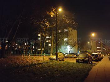 Porównanie zdjęć w trybie automatycznym i nocnym