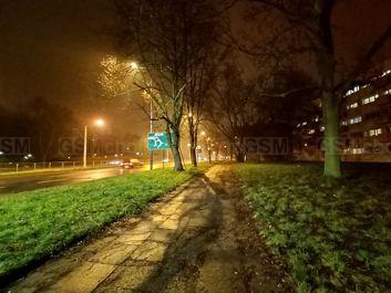 Porównanie zdjęć w trybie automatycznymi nocnym