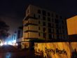 Tryb nocny kontra automat (u dołu)