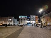 Porównanie zdjęć w trybie automatycznym i trybie nocnym