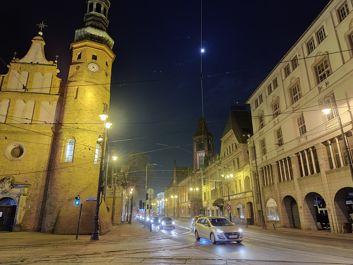 Przykładowe zdjęcia w trybie auto i w trybie nocnym