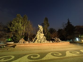 Porównanie zdjęć w trybie auto i w trybie nocnym