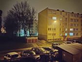 Tryb automatyczny (po lewej) i tryb nocny (po prawej)