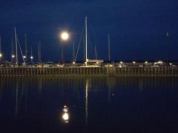 Porównanie zdjęć w trybie auto i w trybie nocnym
