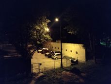 Zdjęcia nocne: tryb auto, tryb nocny, szeroki kąt