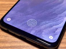 Ramka ekranu i szufladka kart Ramka ekranu i szufladka kart