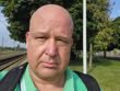 Selfie z podekranowego aparatu w porównaniu ze zwykłymi (dolny rząd)
