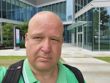 Selfie z podekranowego aparatu w porównaniu ze zwykłymi (dolny rząd)