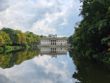 Obiektyw główny a szerokokątny (dolny rząd)