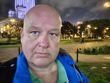 Selfie z podekranowego aparatu w porównaniu ze zwykłymi (dolny rząd)