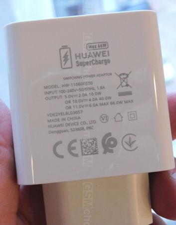 Huawei Nova 9 - pudełko i ładowarka