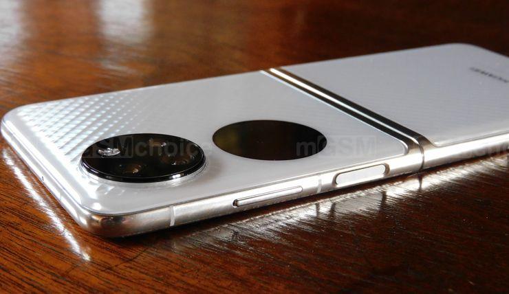 Huawei P50 Pocket - czytnik linii papilarnych i głośność