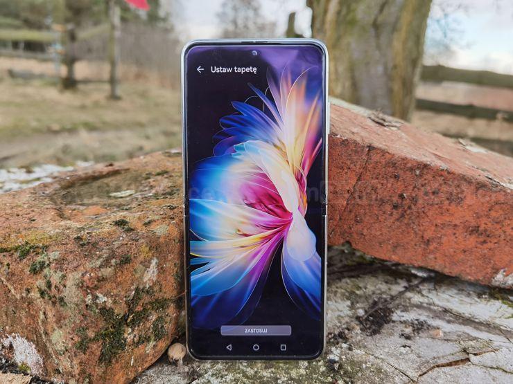 Huawei P50 Pocket - duży wyświetlacz
