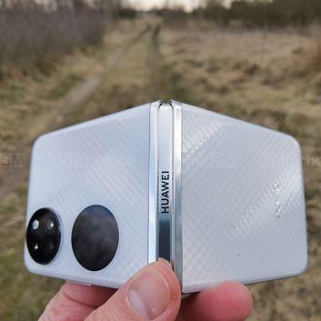 Huawei P50 Pocket - zgięcie z przodu i z tyłu