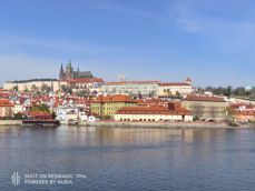 Szeroki kąt, obiektyw główny, zoom 2x za dnia i w nocy
