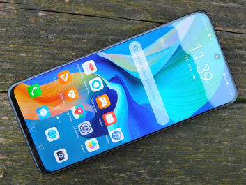 Huawei Nova Y90 - przód i tył