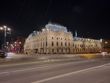 Tryb nocny (góra) vs. automat (dół)