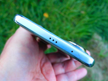 Huawei nova 10 Pro - górna i dolna krawędź Huawei nova 10 Pro - górna i dolna krawędź