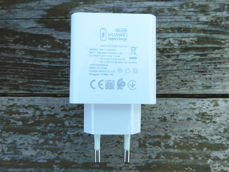 Ładowarka z SuperCharge i silikonowe plecki