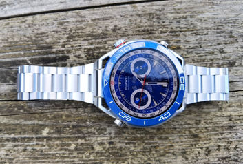 Huawei Watch Ultimate - przód, tył, przyciski