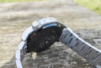 Huawei Watch Ultimate - przód, tył, przyciski