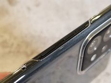 Ładowarka i fabryczny pokrowiec Ładowarka i fabryczny pokrowiec