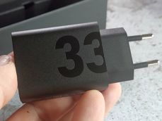 Ładowarka, gniazdo SIM, czytnik papilarny