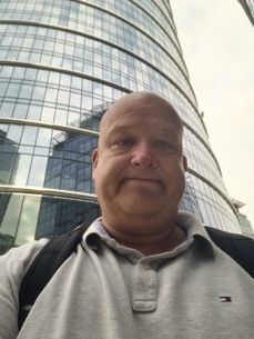 Selfie z aparatu pod ekranem