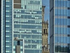 Ujęcia z poszczególnych trzech obiektywów i cyfrowy zoom: 0,6x, 1x, 3x, 10x, 20x, 30x