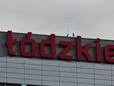 Różne krotności przybliżenia - od 0,6x po 120x