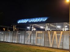 Szeroki kąt, obiektyw główny, zoom  Szeroki kąt, obiektyw główny, zoom