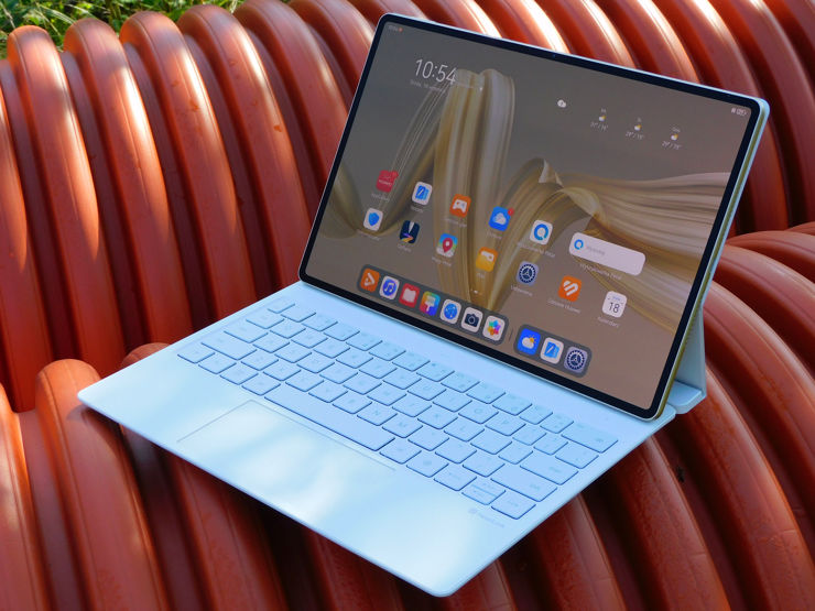 Huawei MatePad Pro - półprofile, przód