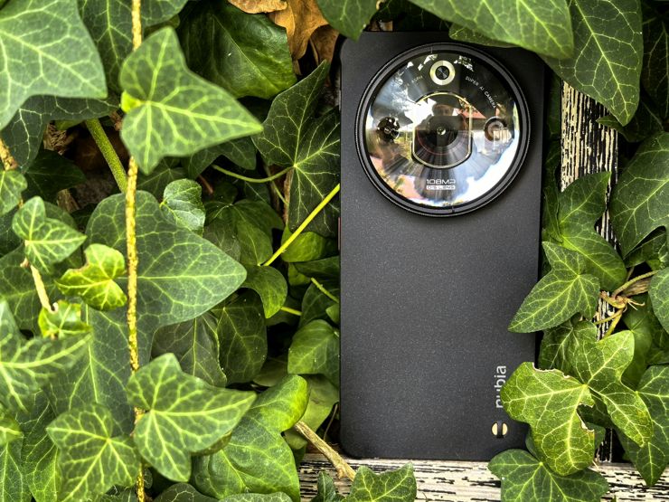 Nubia Focus Pro 5G - z filtrem makro Nubia Focus Pro 5G - z filtrem makro