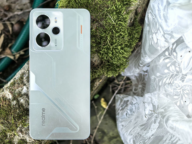 Realme 14 5G - tył z dwoma aparatami