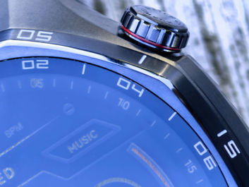 Huawei Watch GT 6 Pro - koronka i przycisk