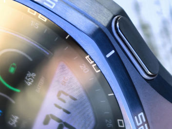 Huawei Watch GT 6 Pro - koronka i przycisk